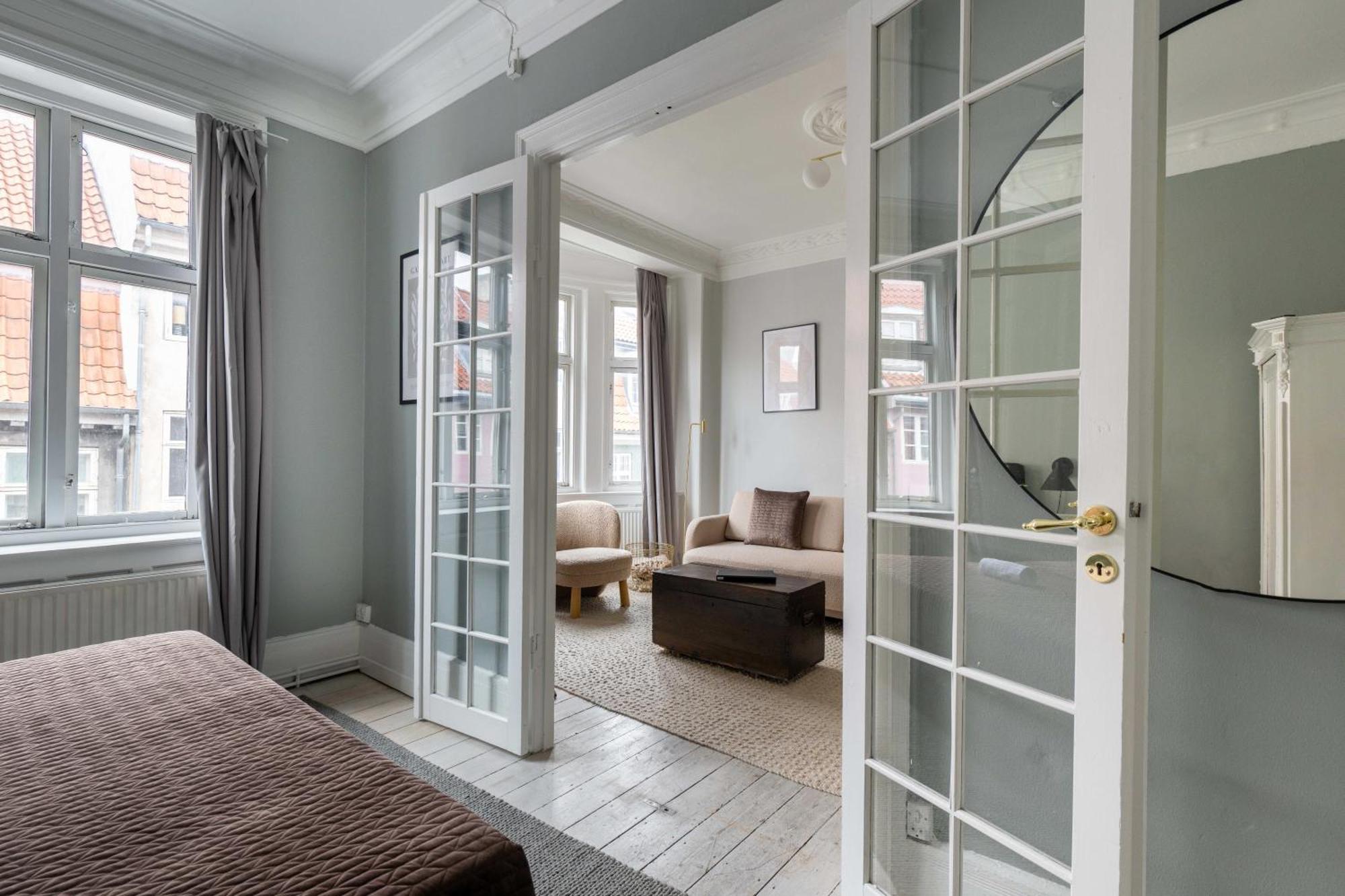 Super Central 2Br Apartment In Old Town Kopenhagen Bagian luar foto